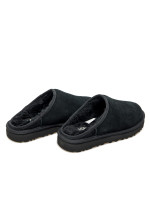 UGG  classic slip-on black UGG   classic slip-on black - www.derodeloper.com - Derodeloper.com