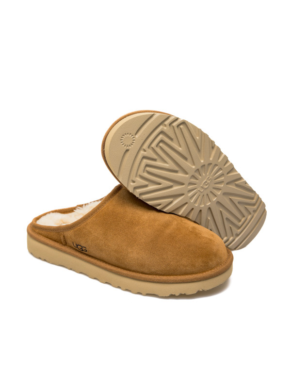 UGG  classic slip on bruin