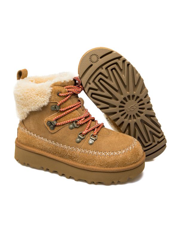 UGG  classic alpine lace-up bruin