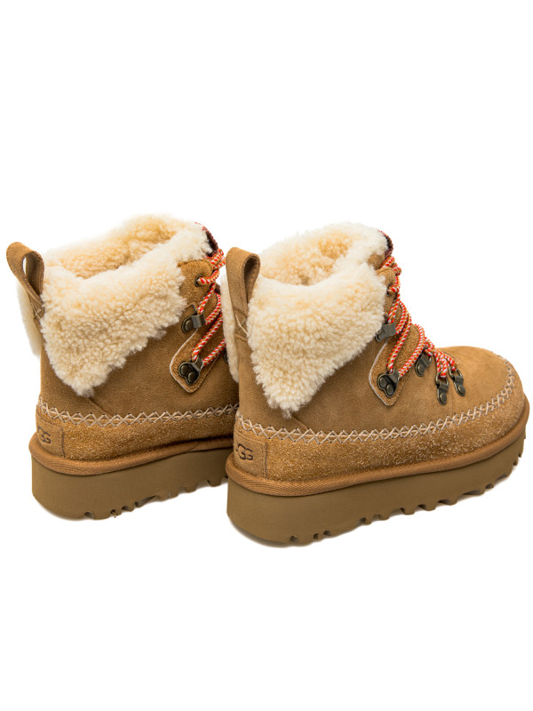 UGG  classic alpine lace-up bruin