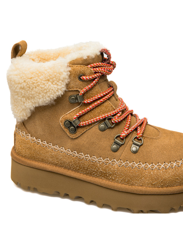 UGG  classic alpine lace-up bruin