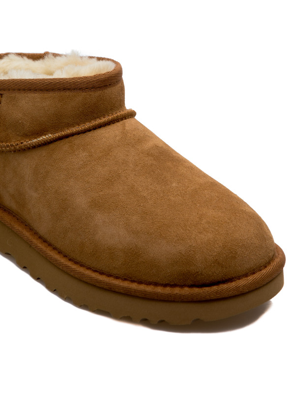 UGG  classic ultra mini zwart