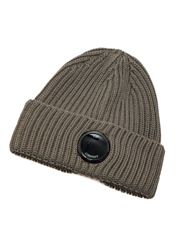 C.P. COMPANY lens beanie bruin