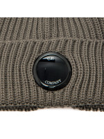 C.P. COMPANY lens beanie bruin