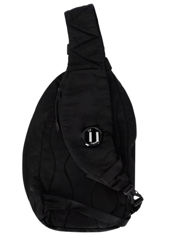 C.P. COMPANY crossbody rucksack black C.P. COMPANY crossbody rucksack black - www.derodeloper.com - Derodeloper.com