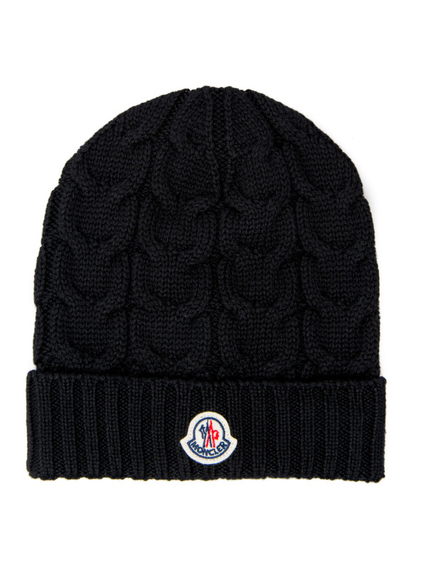 black moncler hat