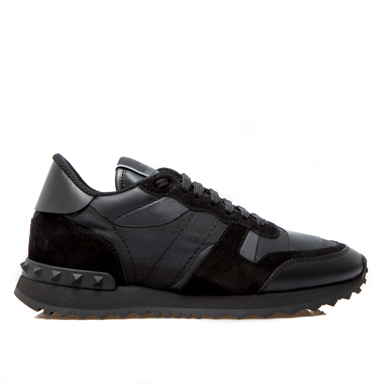 all black valentino rockrunner