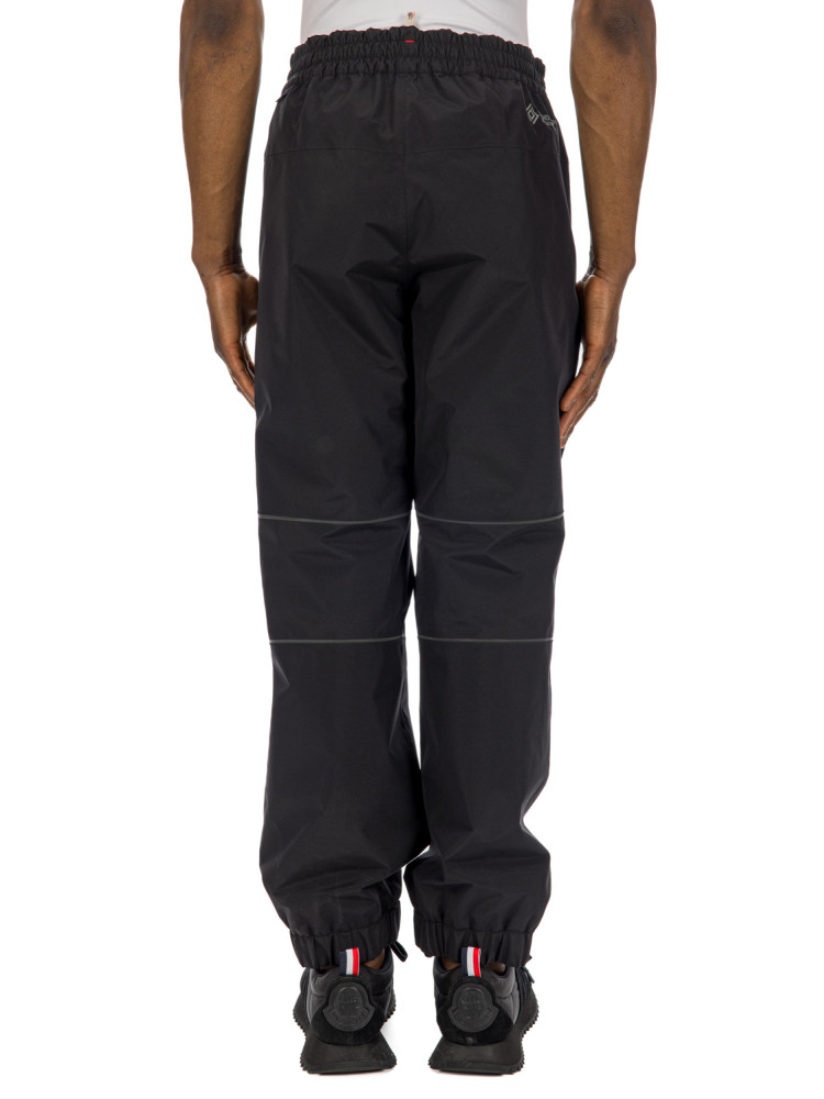 Moncler Grenoble trousers Moncler Grenoble  TROUSERSzwart - www.credomen.com - Credomen